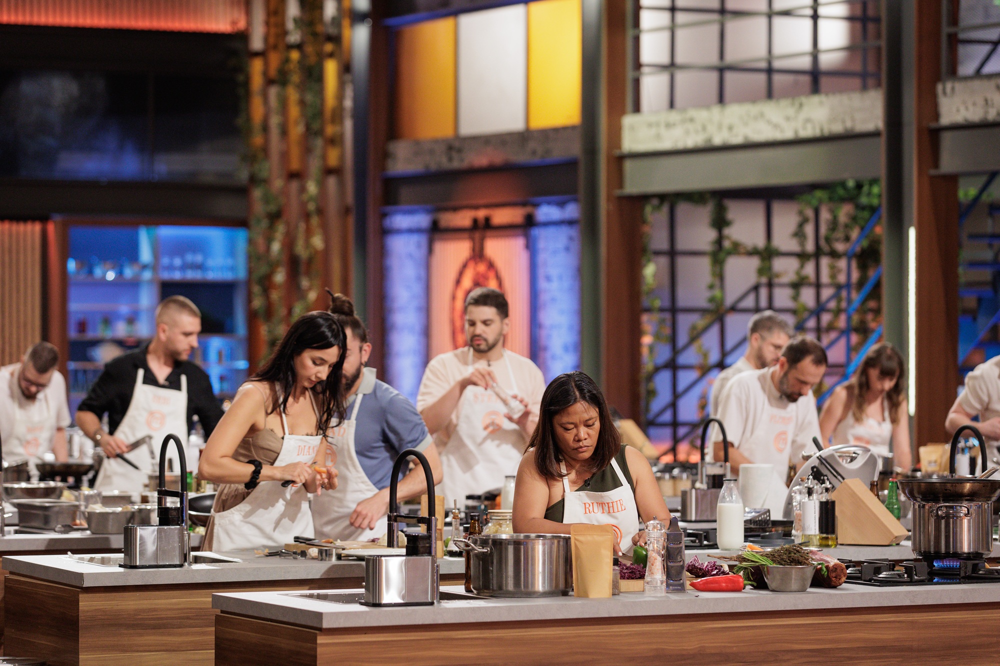 „MasterChef România” 24 noiembrie 2025. Vizită surpriză la Pro TV. „Ne-am atașat de voi. Au însemnat reîntoarcerea noastră”