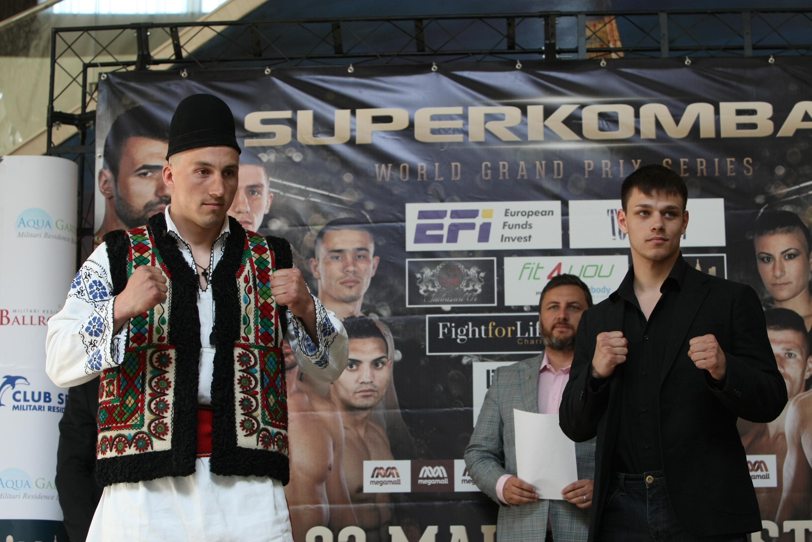 Luptătorii de la Superkombat București au trecut cu bine de proba cântarului oficial / GALERIE FOTO