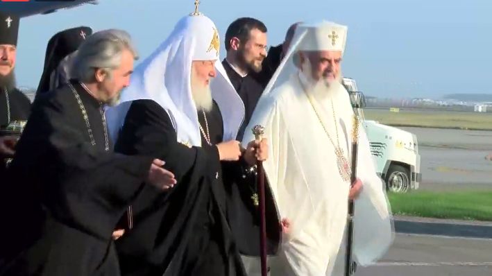 FOTO & VIDEO | Patriarhul Kiril al Rusiei a ajuns la București. „Sunt foarte bucuros să pășesc pe pământul României”