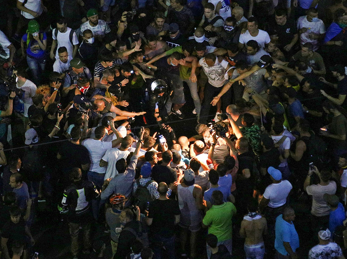 Fosta conducere a Jandarmeriei, exonerată de răspundere în dosarul „10 august”. Motivarea judecătorului militar: „Intervenția în forță beneficia de temei legal autonom și deplin”