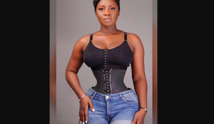 Corsets can cause health problems [Adomonlinecom]