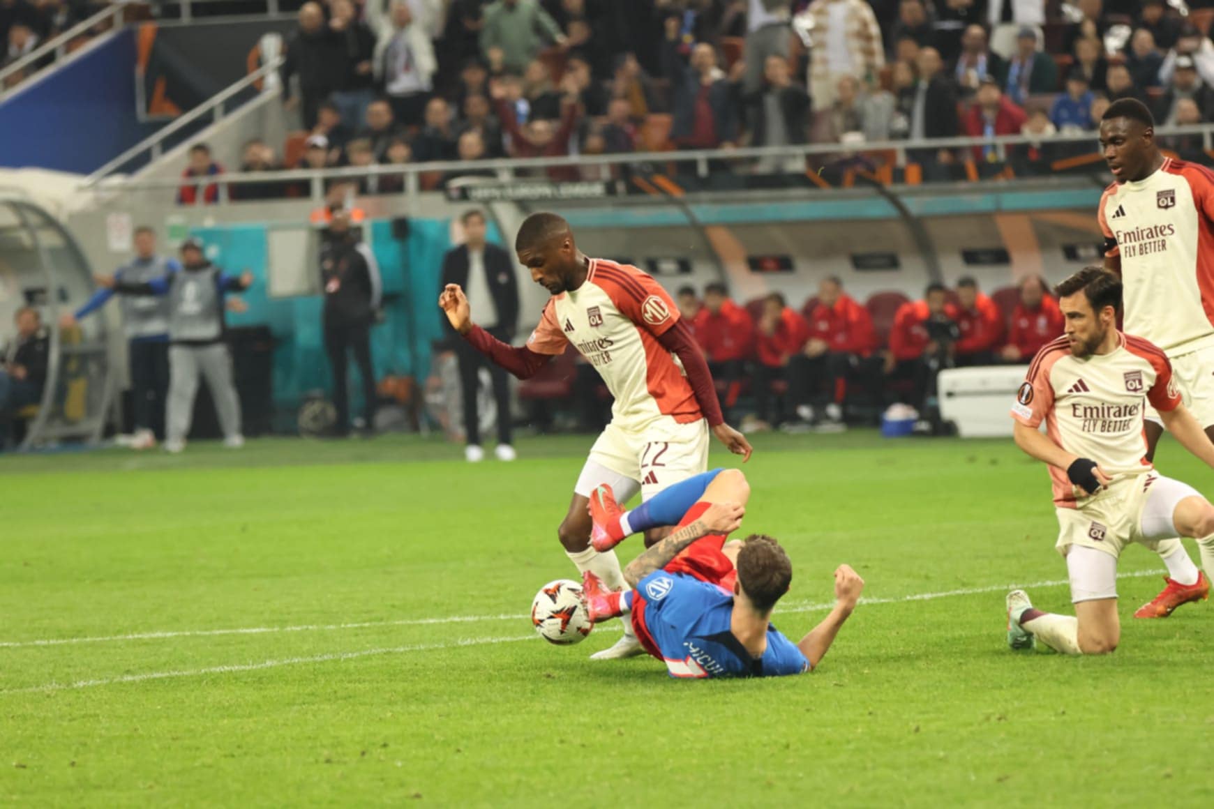 FCSB a fost învinsă de Lyon în meciul tur din „optimile” Europa League