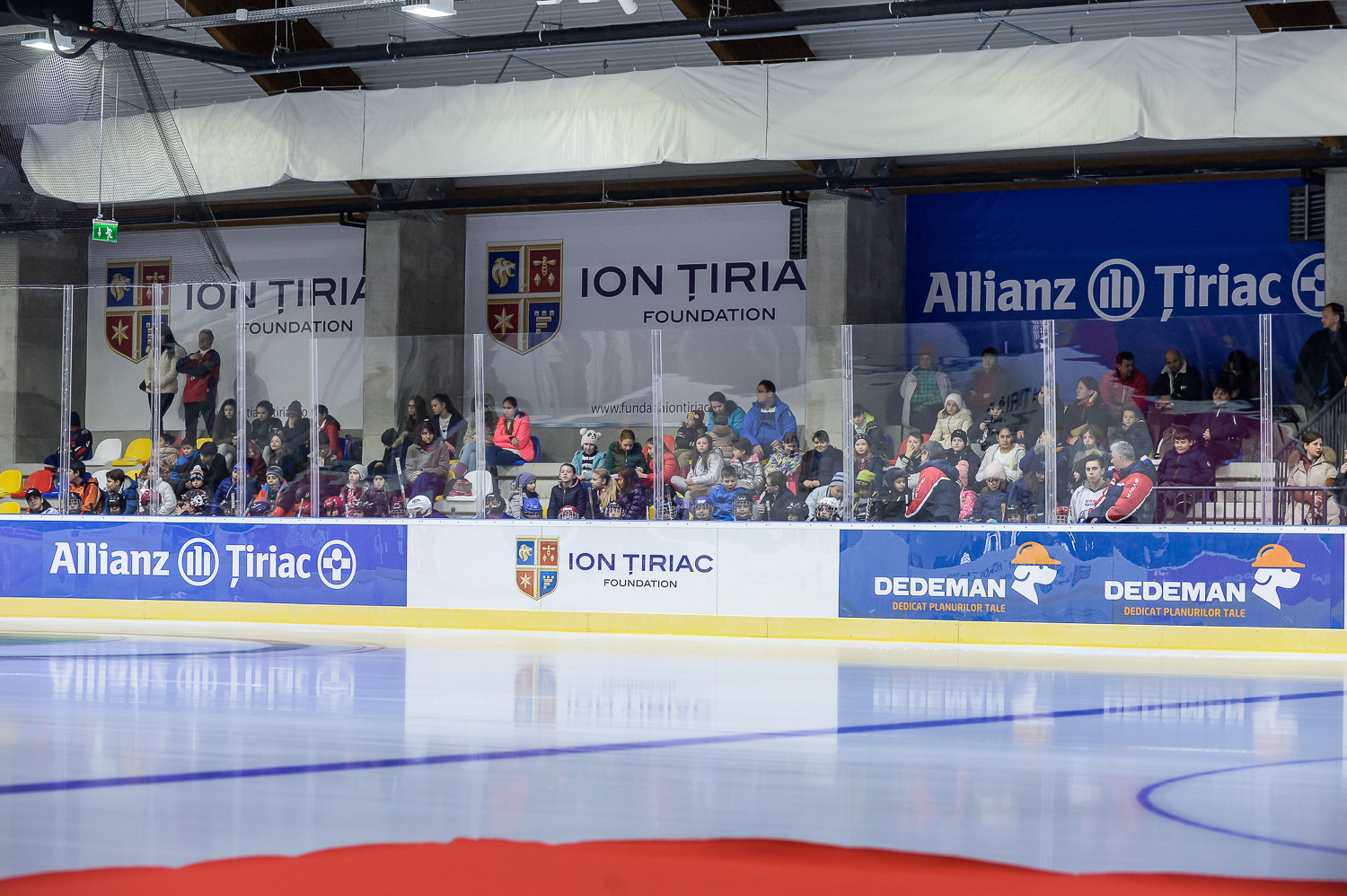 Patinoarul construit de Ion Țiriac, la Otopeni, a fost inaugurat / GALERIE FOTO