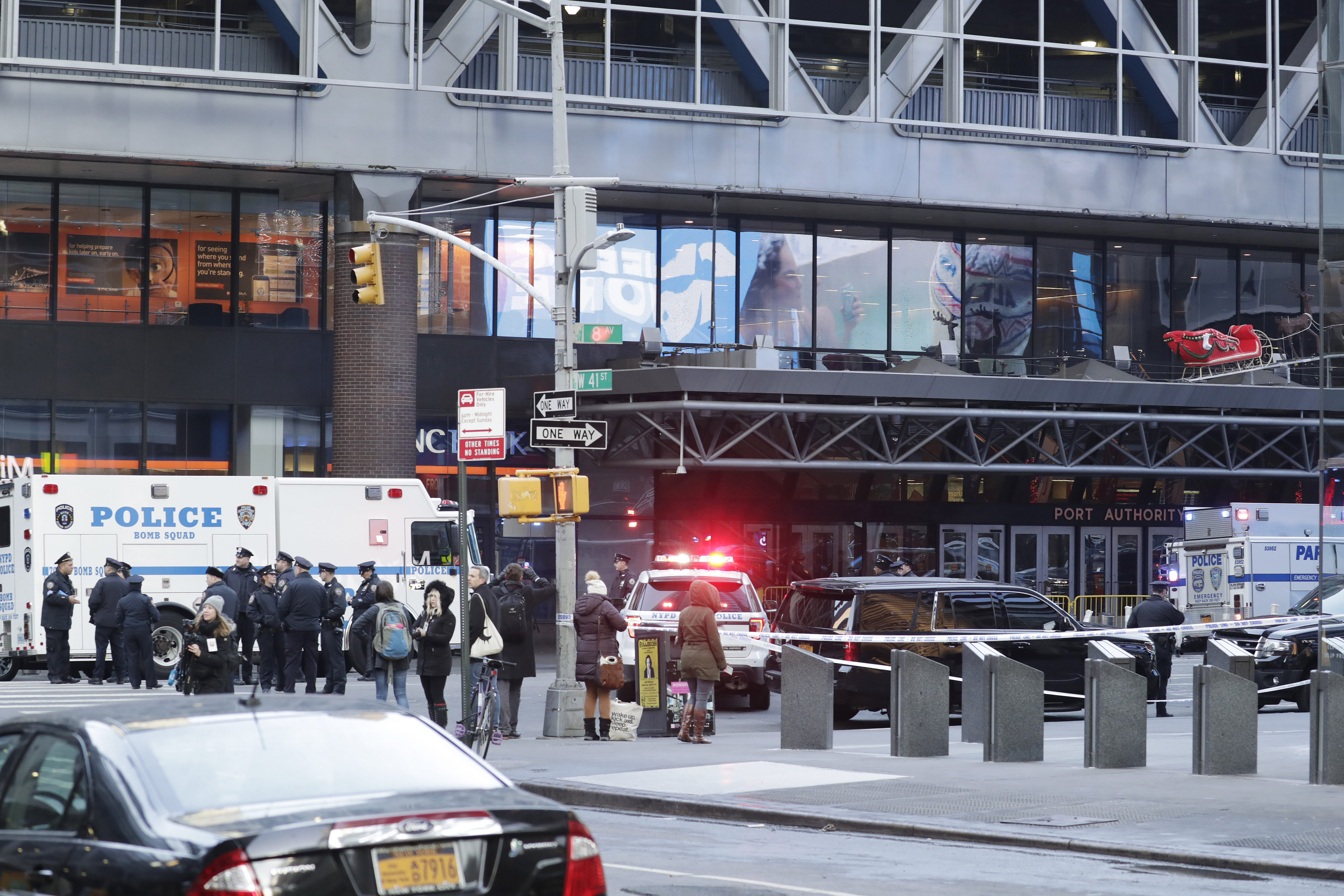 UPDATE | Explozia din New York a fost de natură teroristă. Autorul a fost arestat