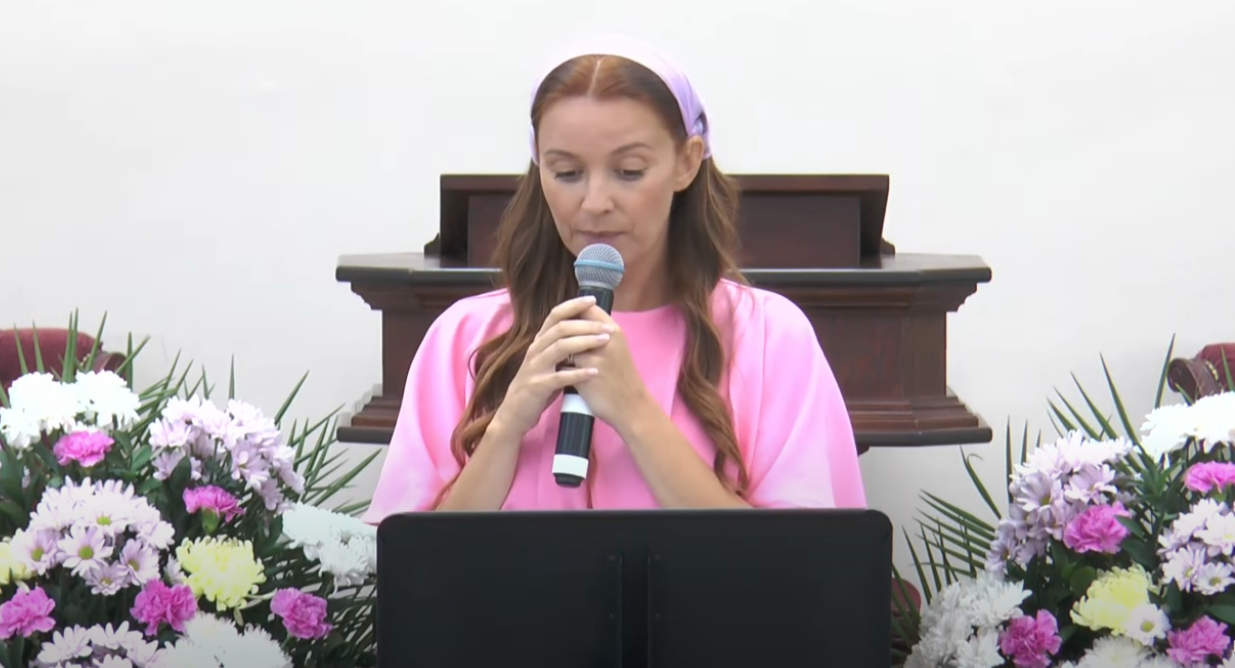 Ce spune Diana Dumitrescu seara când se roagă, după ce s-a pocăit. Fanii au reacționat: „Ești mai tristă de când te-ai botezat”