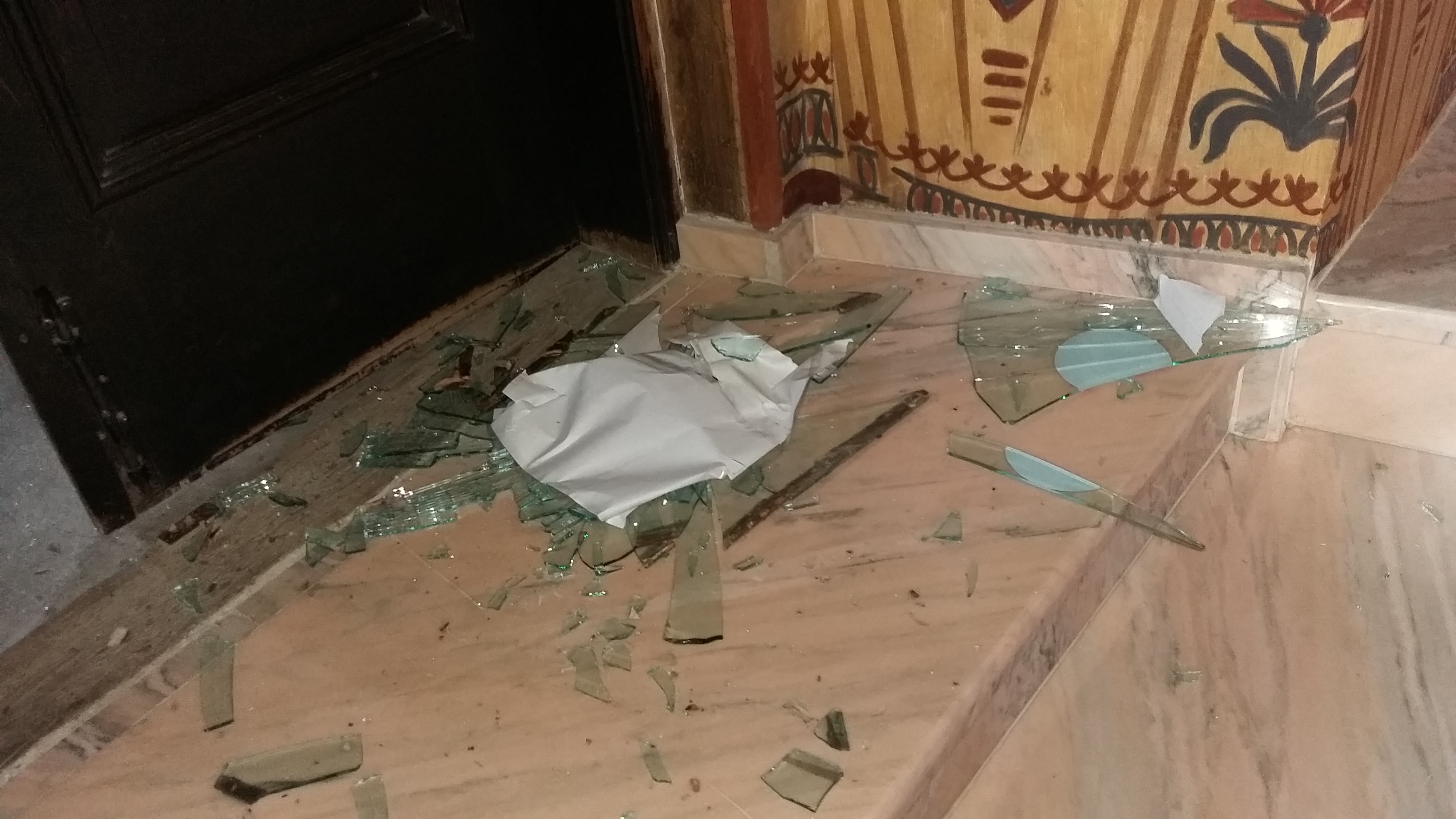 Au spart biserica și au furat...70 de lei