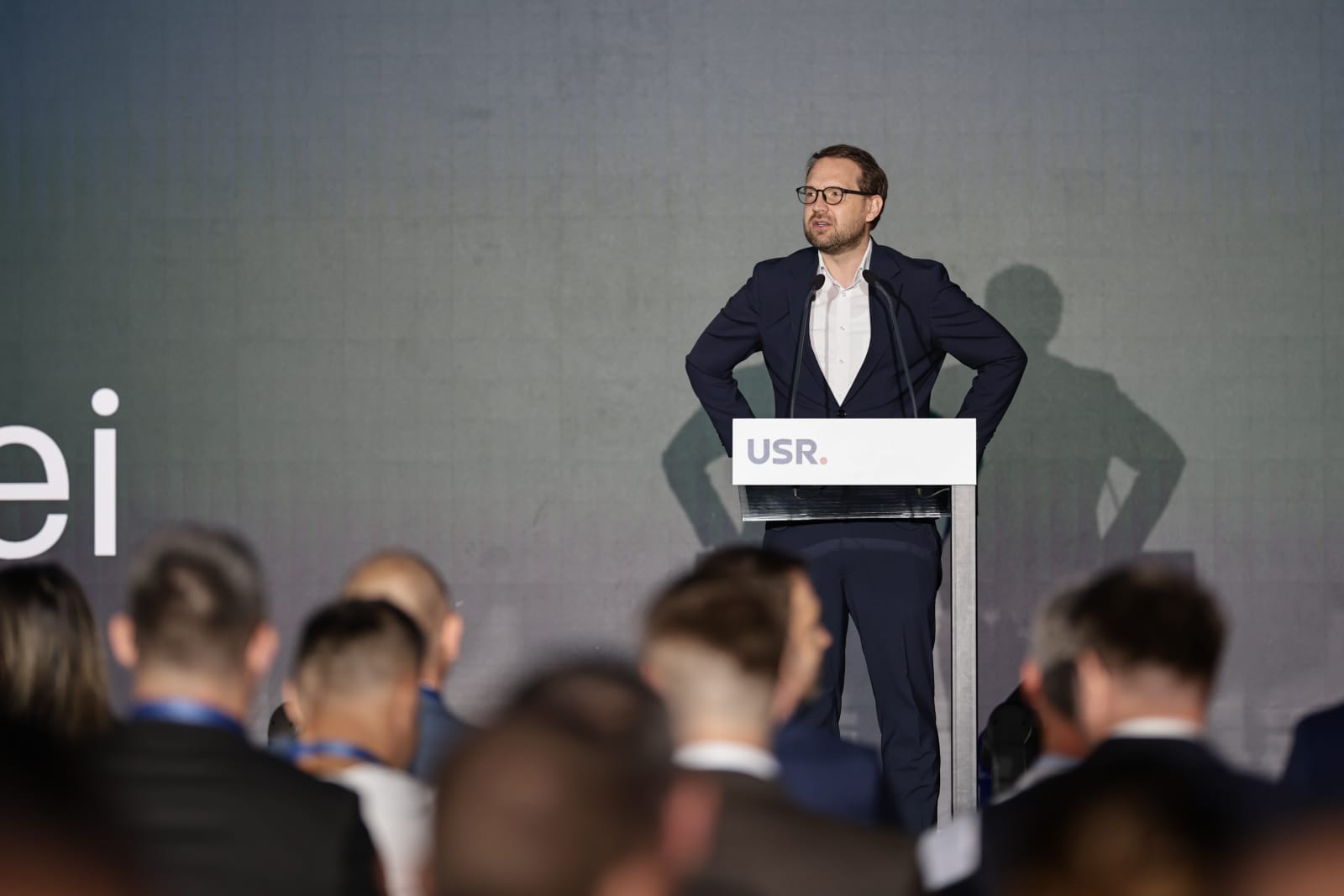 Dominic Fritz, atac dur la adresa partidului AUR: „Vrea o Românie condusă de hoţi cu tricolorul în mână”