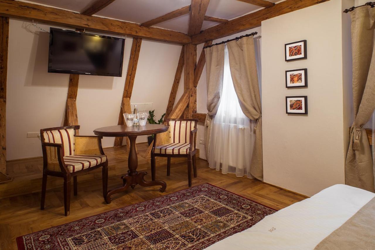 Imagini cu hotelul de trei stele din Brașov al Simonei Halep. Prețurile la cazarea în clădirea istorică din secolul al XIX-lea cresc pe perioada verii