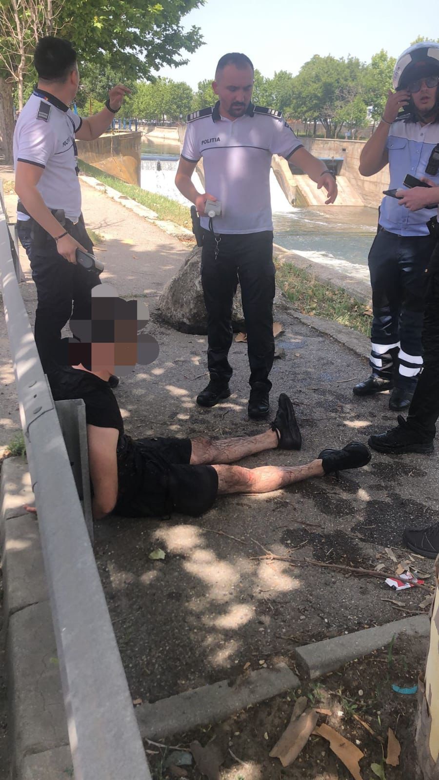 Un șofer băut, urmărit de polițiștii rutieri din București, a sărit în râul Dâmbovița. Ce alcoolemie avea