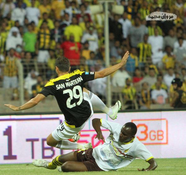 Magicianul Sânmărtean face show la antrenamentele echipei Al Ittihad / VIDEO