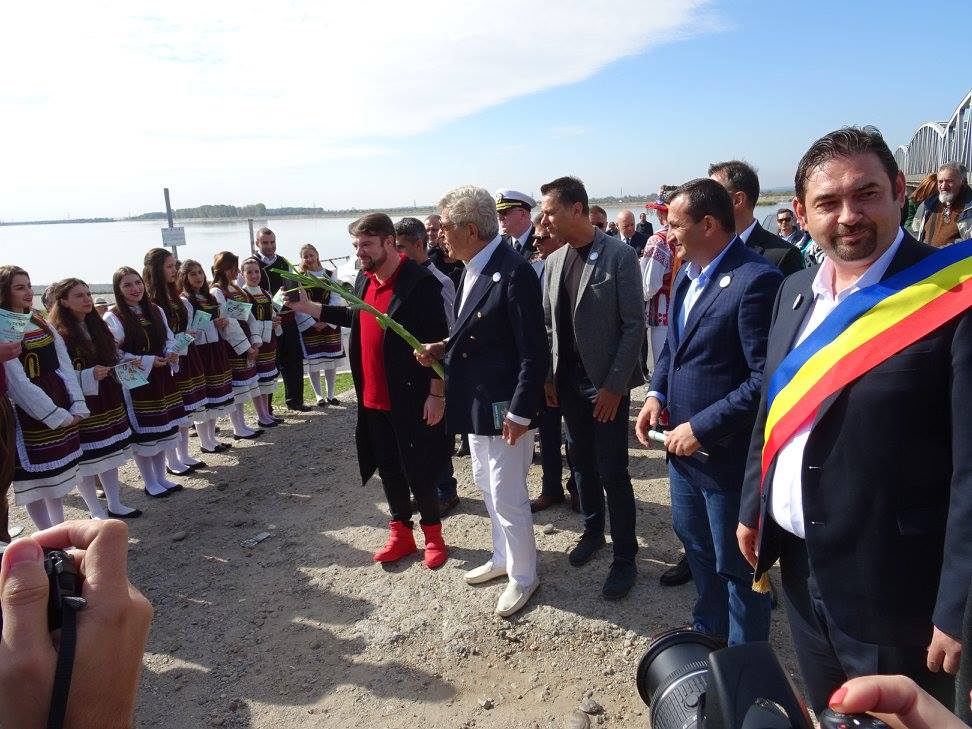 A început festivalul ”Oltenii şi restul lumii” GALERIE FOTO