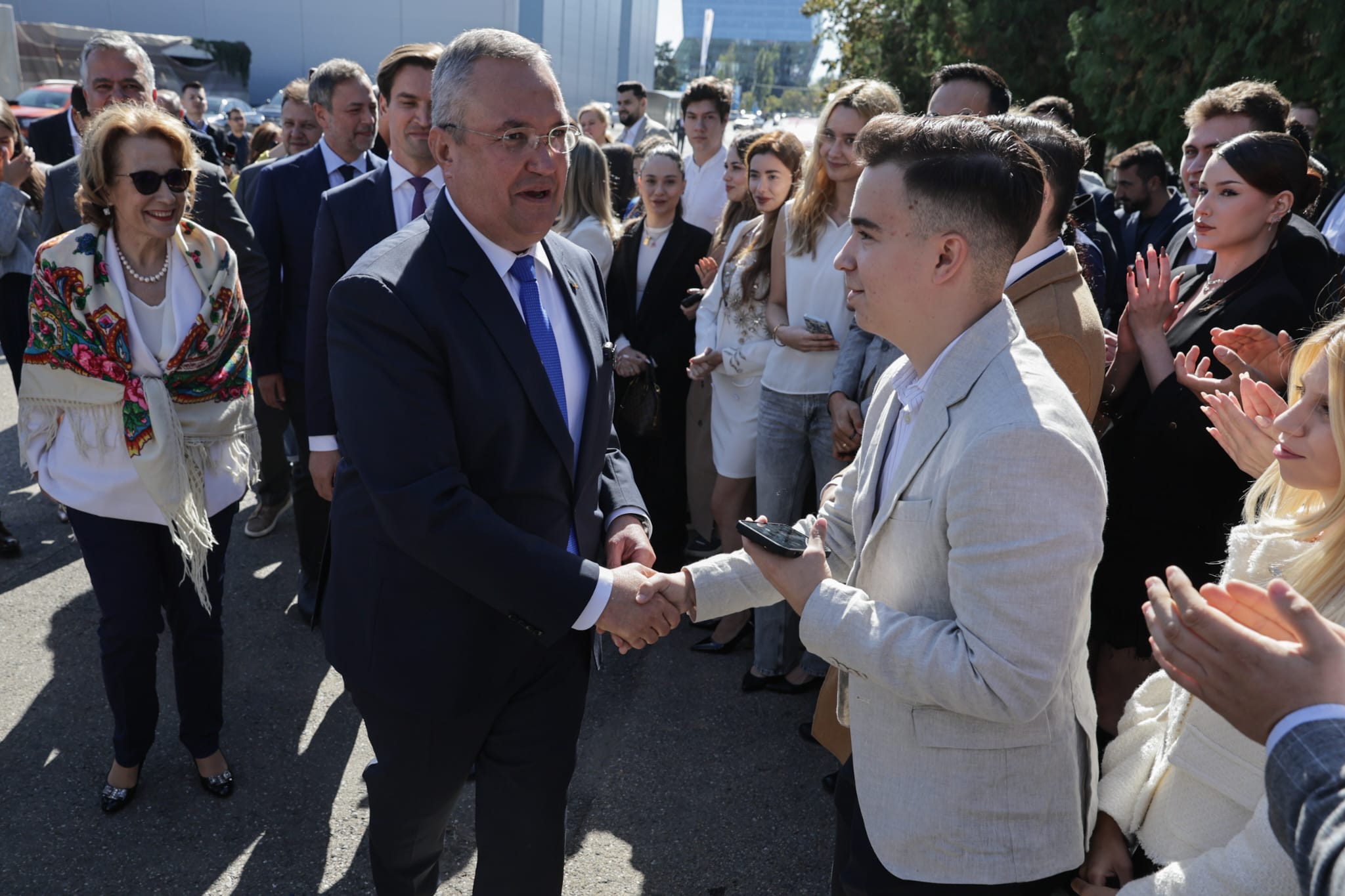 Nicolae Ciucă şi-a depus candidatura la alegerile prezidenţiale: „România are nevoie de o viziune de dreapta”