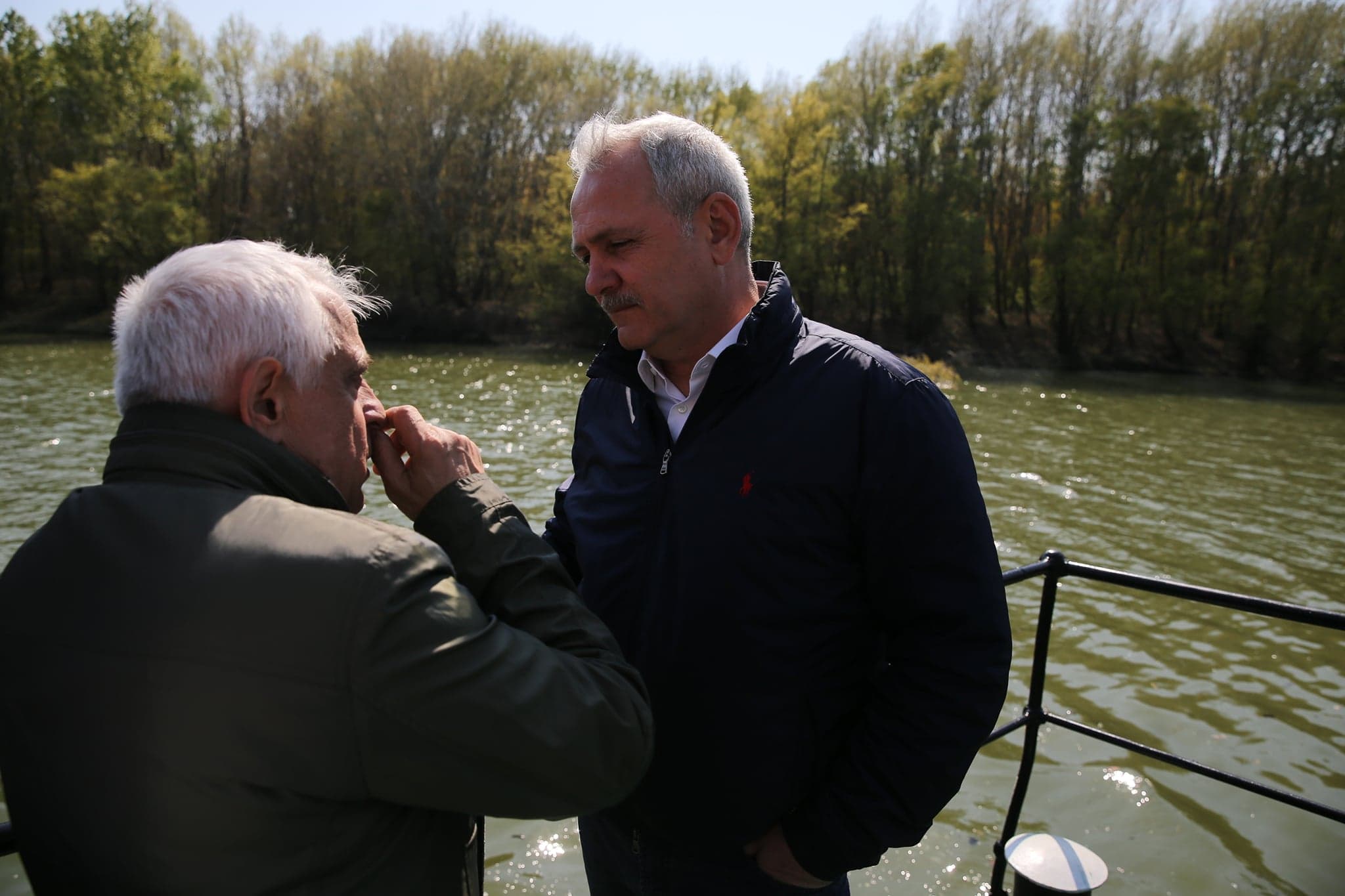 FOTO | Liviu Dragnea şi-a reluat campania. Promite TVA de 5% pentru produsele bio autohtone şi aprozare pentru producătorii români