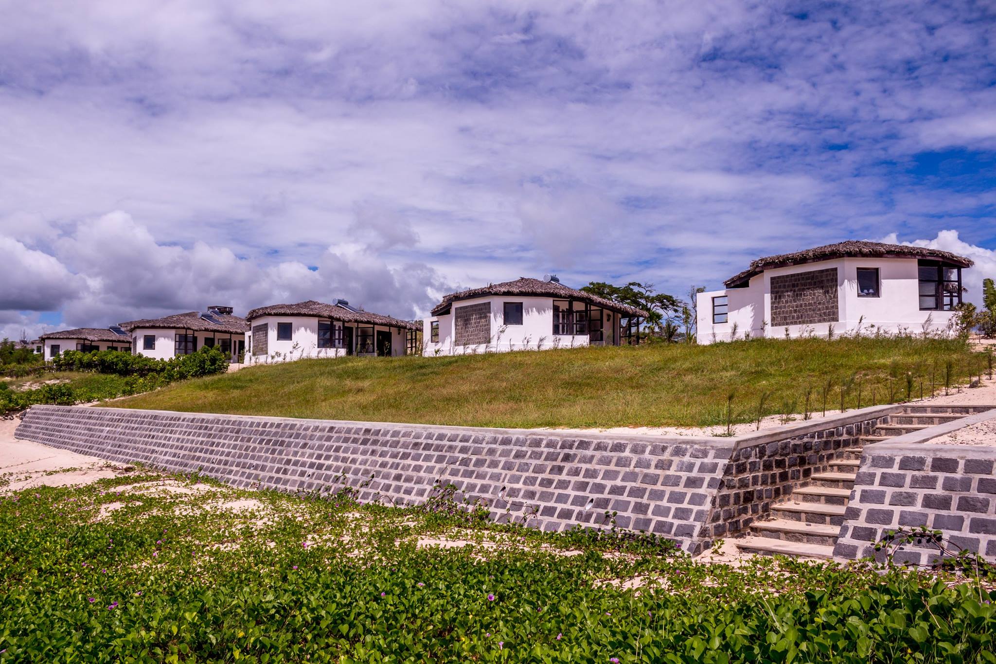 FOTO/ Asta-i afacerea lui Radu Mazăre din Madagascar. Fostul primar al Constanței are un complex de bungalouri în Oceanul Indian | VIDEO