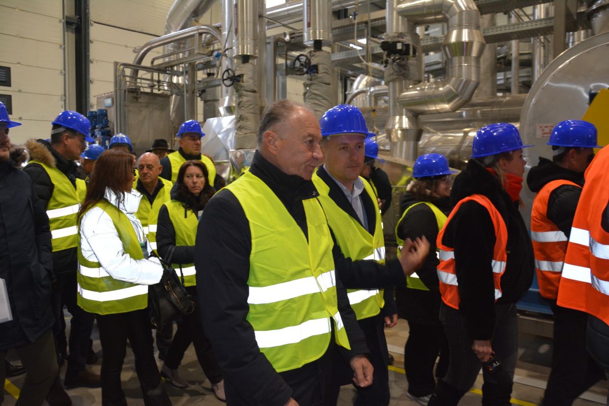 Instalație unică în Cluj: nămolul de la Stația de epurare este uscat și transformat în peleți. „Ajută mult mediul, economia și sănătatea oamenilor”