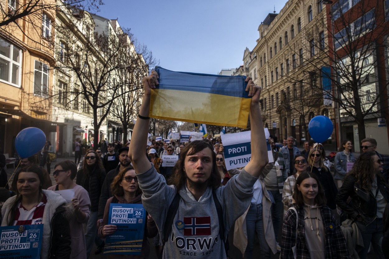 Comunitatea rușilor din Cehia, mesaje dure împotriva lui Putin la protestul antirăzboi organizat sâmbătă în Praga