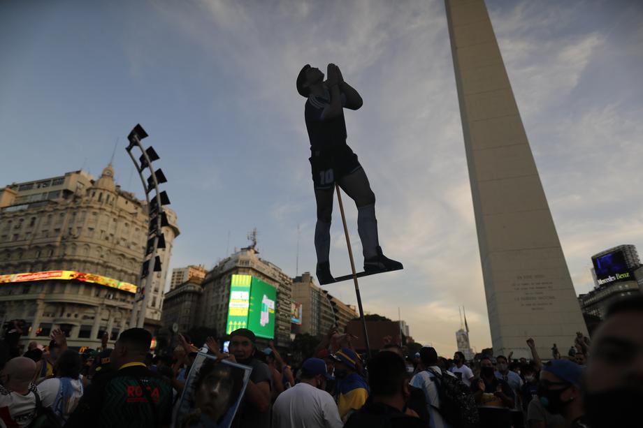 „Dreptate pentru Maradona”. Sute de oameni au ieșit pe străzi la Buenos Aires, cerând pedepsirea celor vinovați de moartea marelui fotbalist argentinian