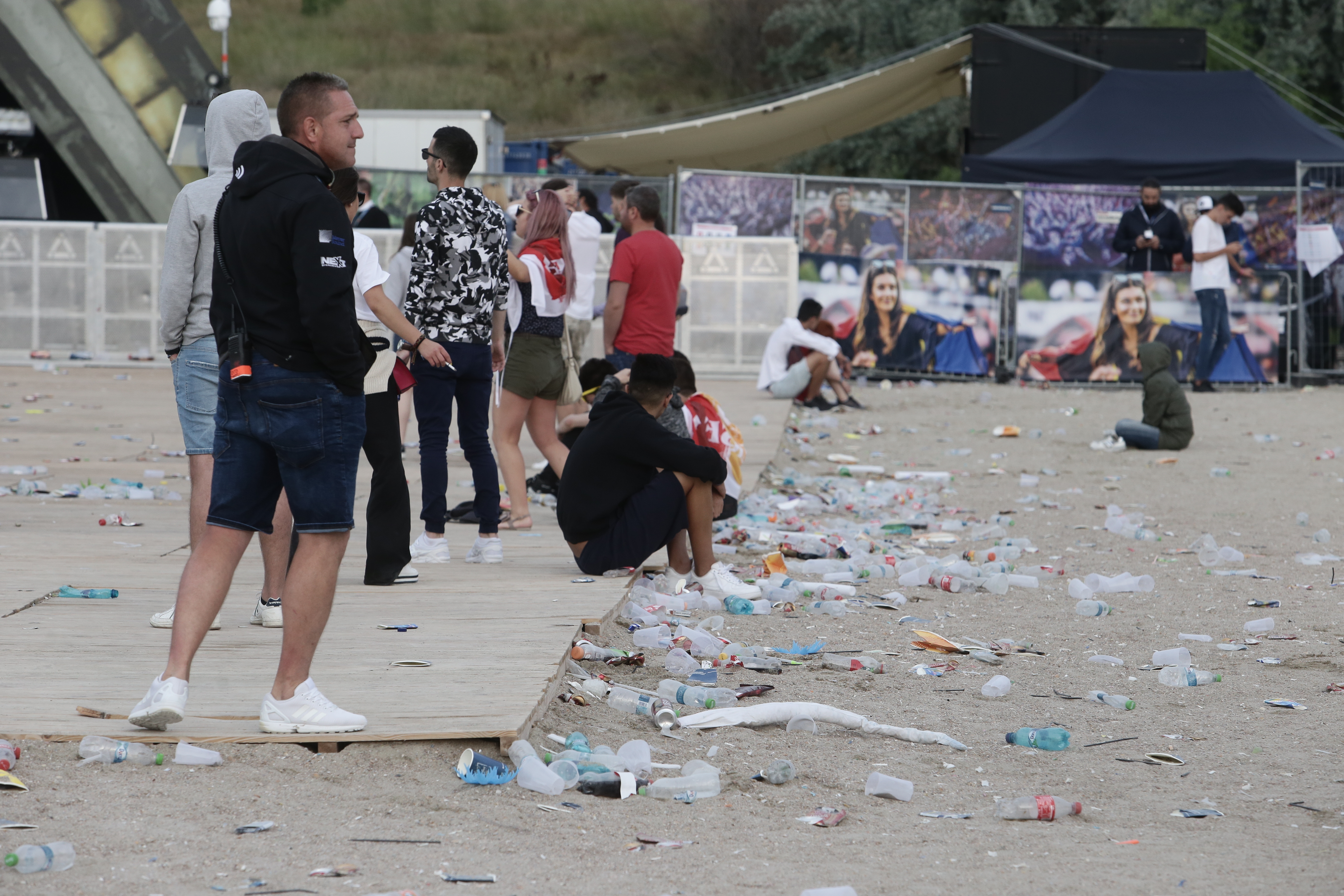 GALERIE FOTO/ Zori de zi la Neversea 2018. Ultraviolete pe covorul de pet-uri