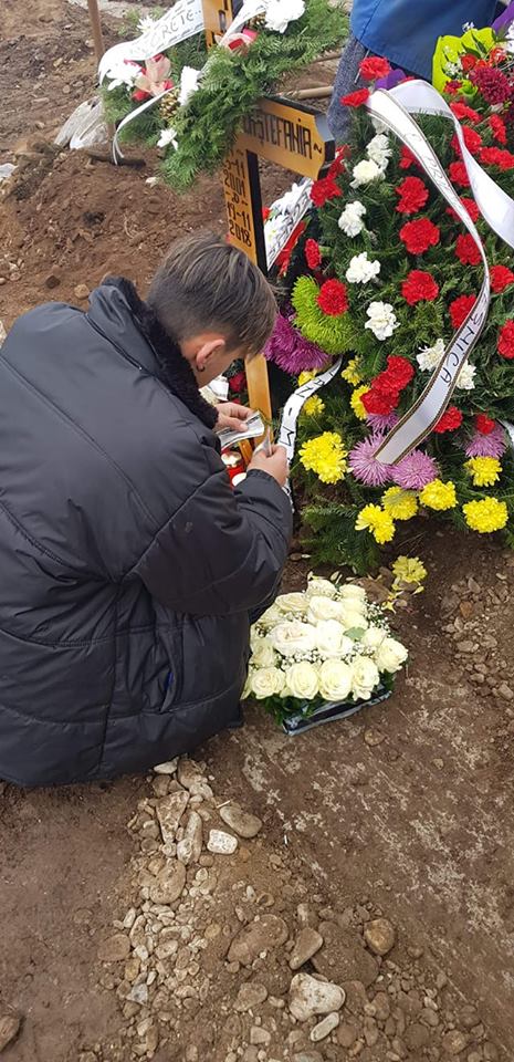 Fata ucisă în accidentul de la Movila Vulpii, înmormântată cu două zile înainte să împlinească 17 ani. Mesajul sfâșietor al iubitului ei
