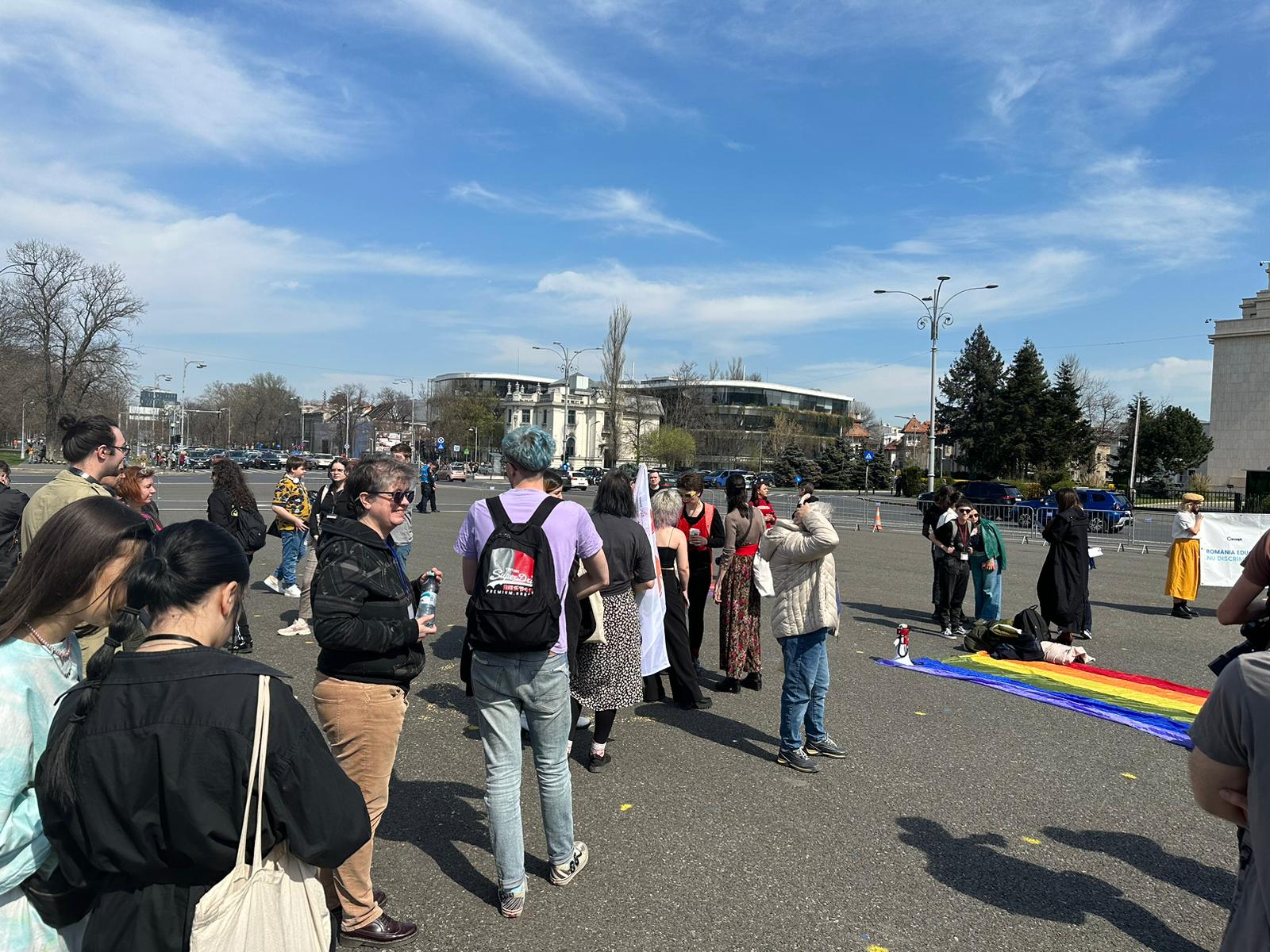 Protest în Piața Victoriei față de propunerile cultelor religioase de a schimba legea educației. „România educată, nu discriminată”