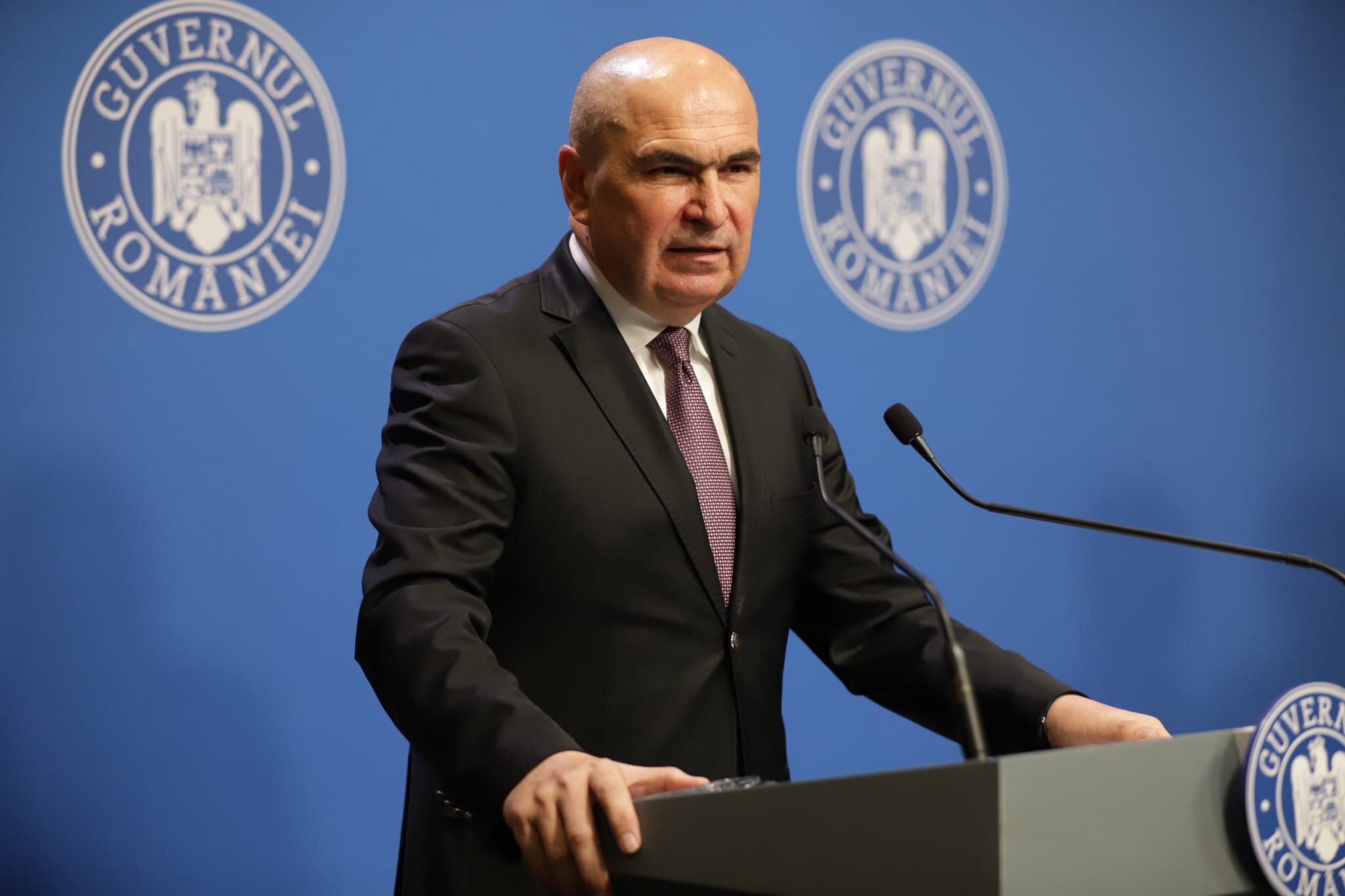 Cu ce se ocupă iubita lui Ilie Bolojan. Cum a apărut Ioana alături de premierul României