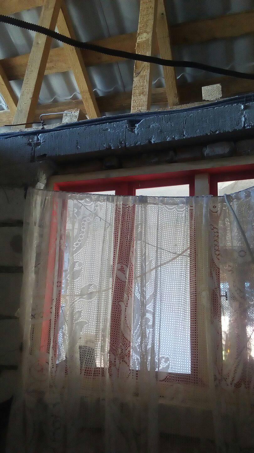 REPORTAJ/Despre sărăcie și lupta pentru fiecare zi. Povestea unei cămăruțe luminate de șase suflete și-o lumânare|FOTO