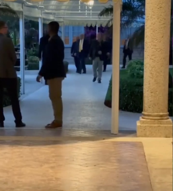 Botez românesc la Mar-a-Lago, reședința lui Donald Trump. Invitații lui Dragoș Sprînceană se laudă că l-au văzut prin geam pe Elon Musk