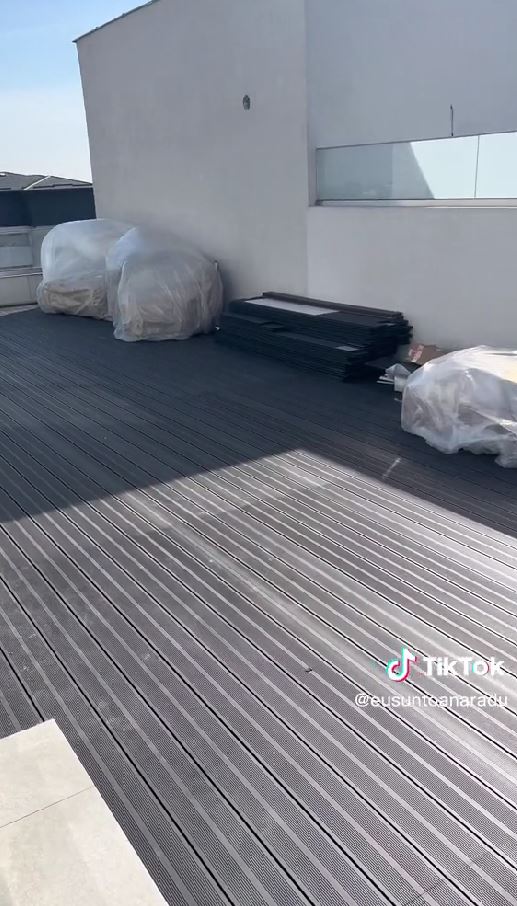 Cum arată noul apartament al Oanei Radu. Imagini din locuința artistei: „Patul este piesa de rezistență”