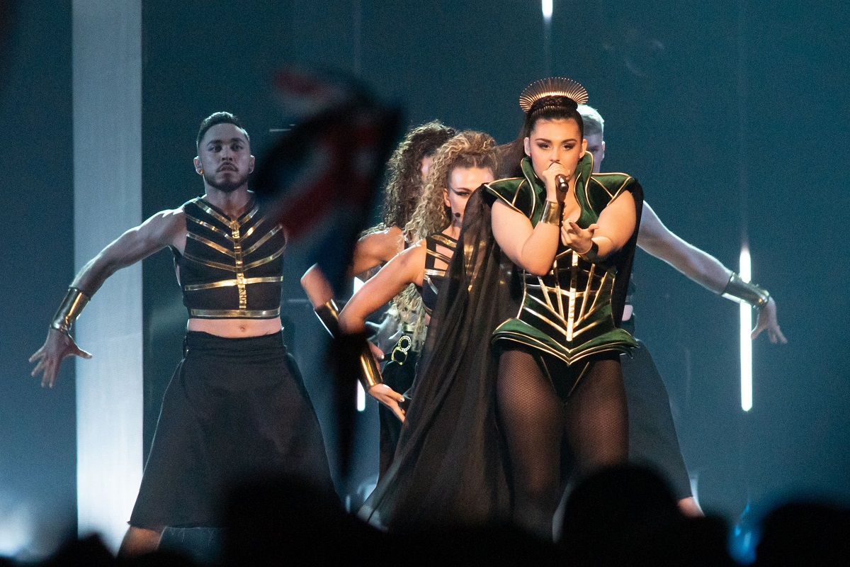 Cum a apărut cântăreața din Norvegia, țara a cărei televiziune publică a desființat piesa României la Eurovision 2023. E „Regina regilor”