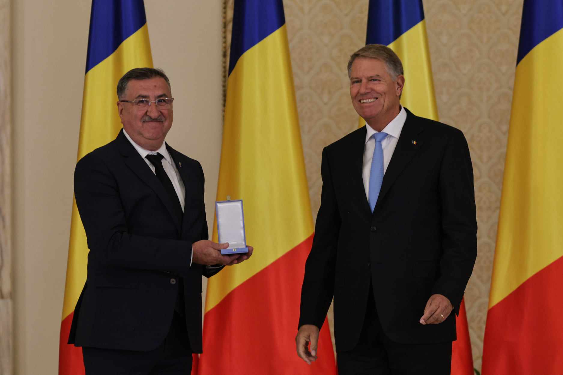 Gafă a președintelui Iohannis la decorarea medaliaţilor de la JO Paris. A spus „comemorarea”, în loc de „ceremonia” | VIDEO