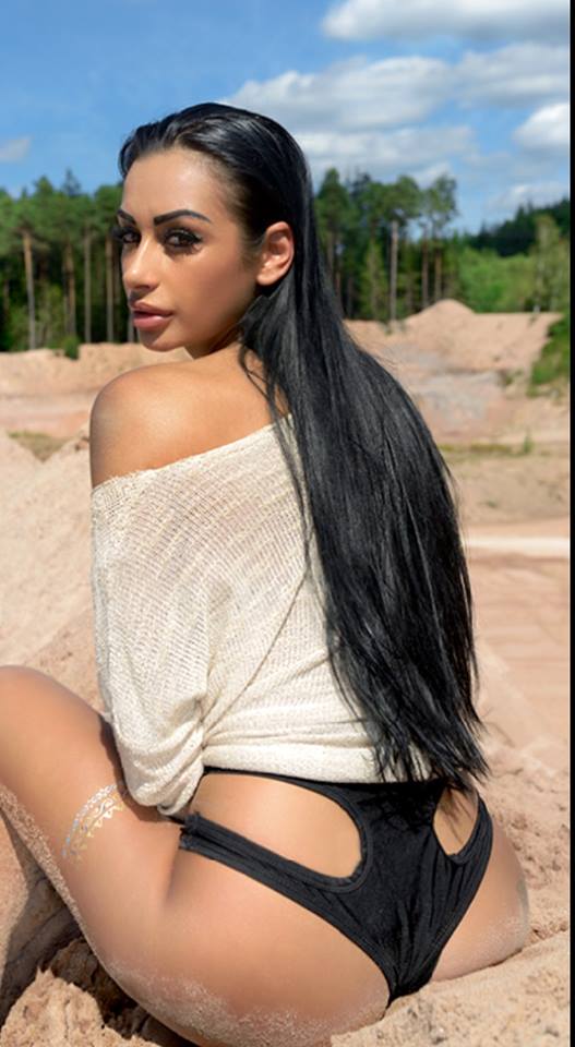 Victor Slav, aprecieri pe Facebook pentru o bombă sexy! Bianca, ești geloasă?