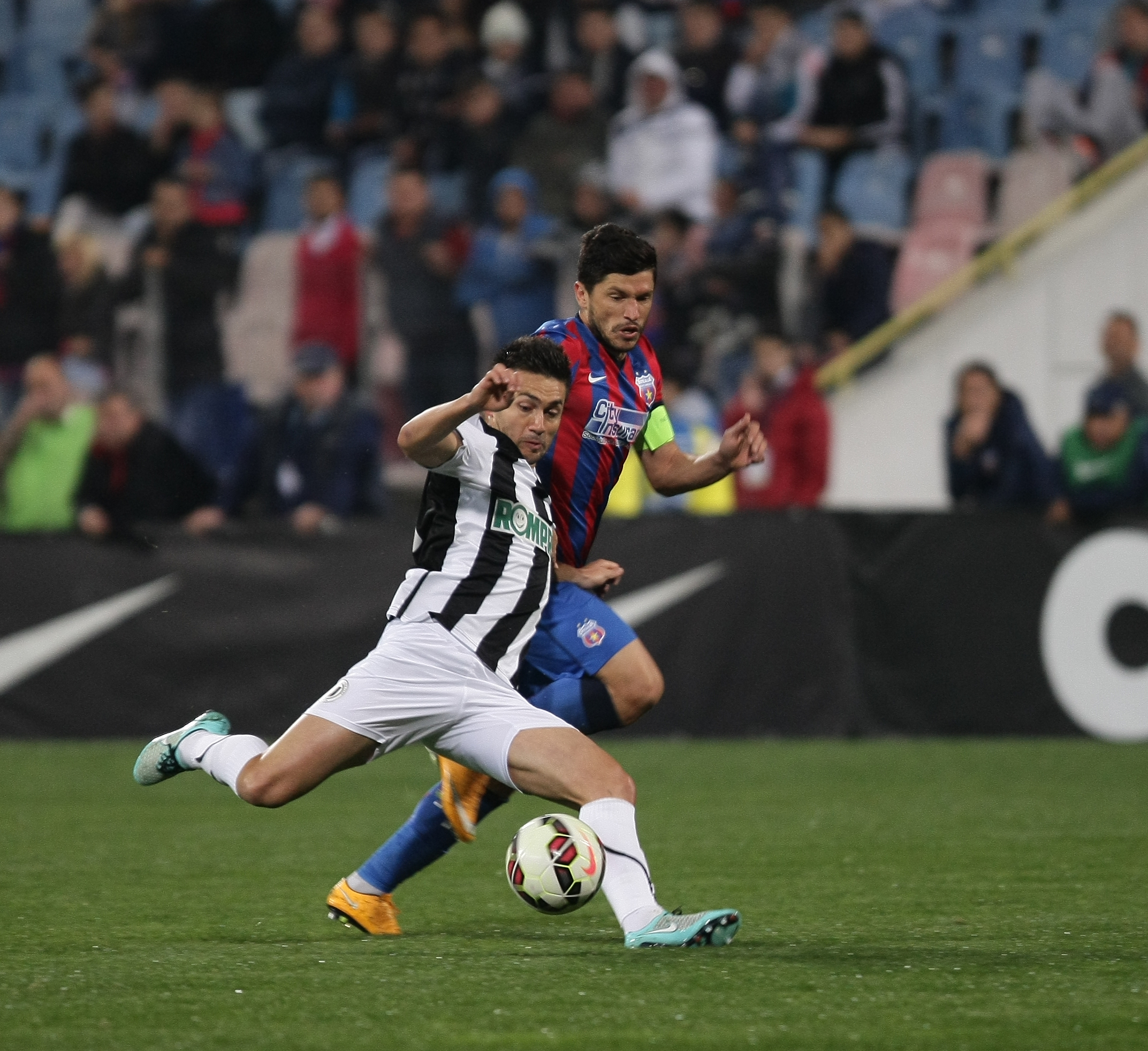 GALERIE FOTO & VIDEO/ Liga I: Steaua - ”U” Cluj 4-1. Încă un festival stelar