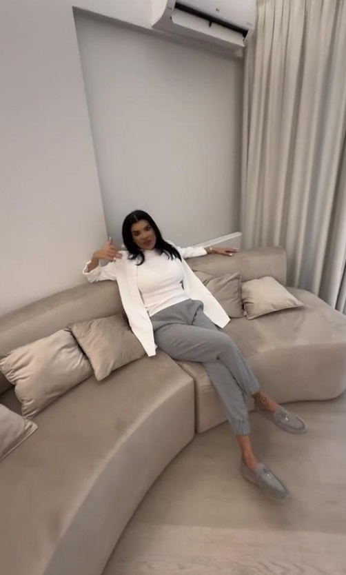 Imagini noi cu apartamentul Andreei Tonciu din Pipera. Vrea să vândă locuința, care e estimată la 250.000 de euro