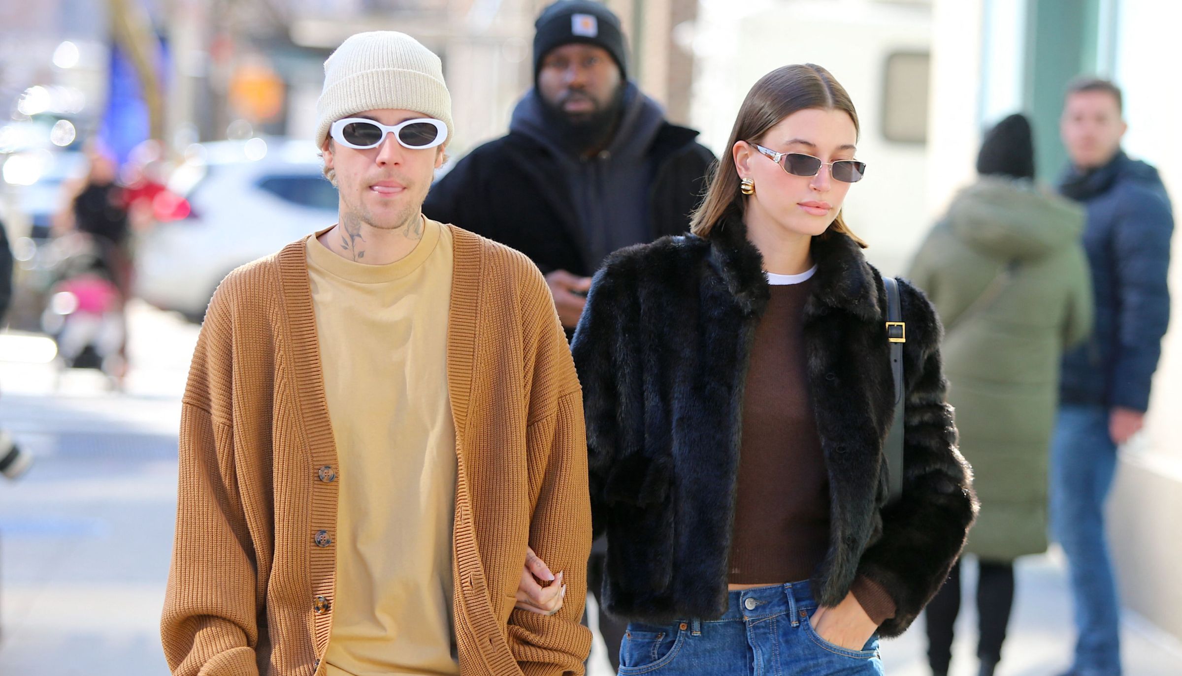Fanii lui Justin Bieber, îngrijorați de rugăciunea făcută de mama artistului: „Duhule Sfânt, vindecă rana”! Reacția cântărețului