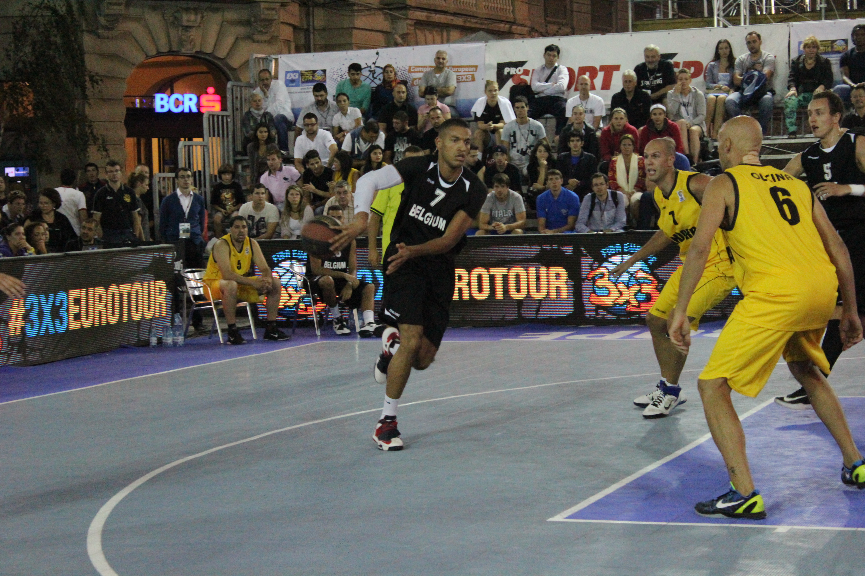 GALERIE FOTO / Echipele României au obţinut victorii pe linie în prima zi a Europeanului de baschet 3x3 