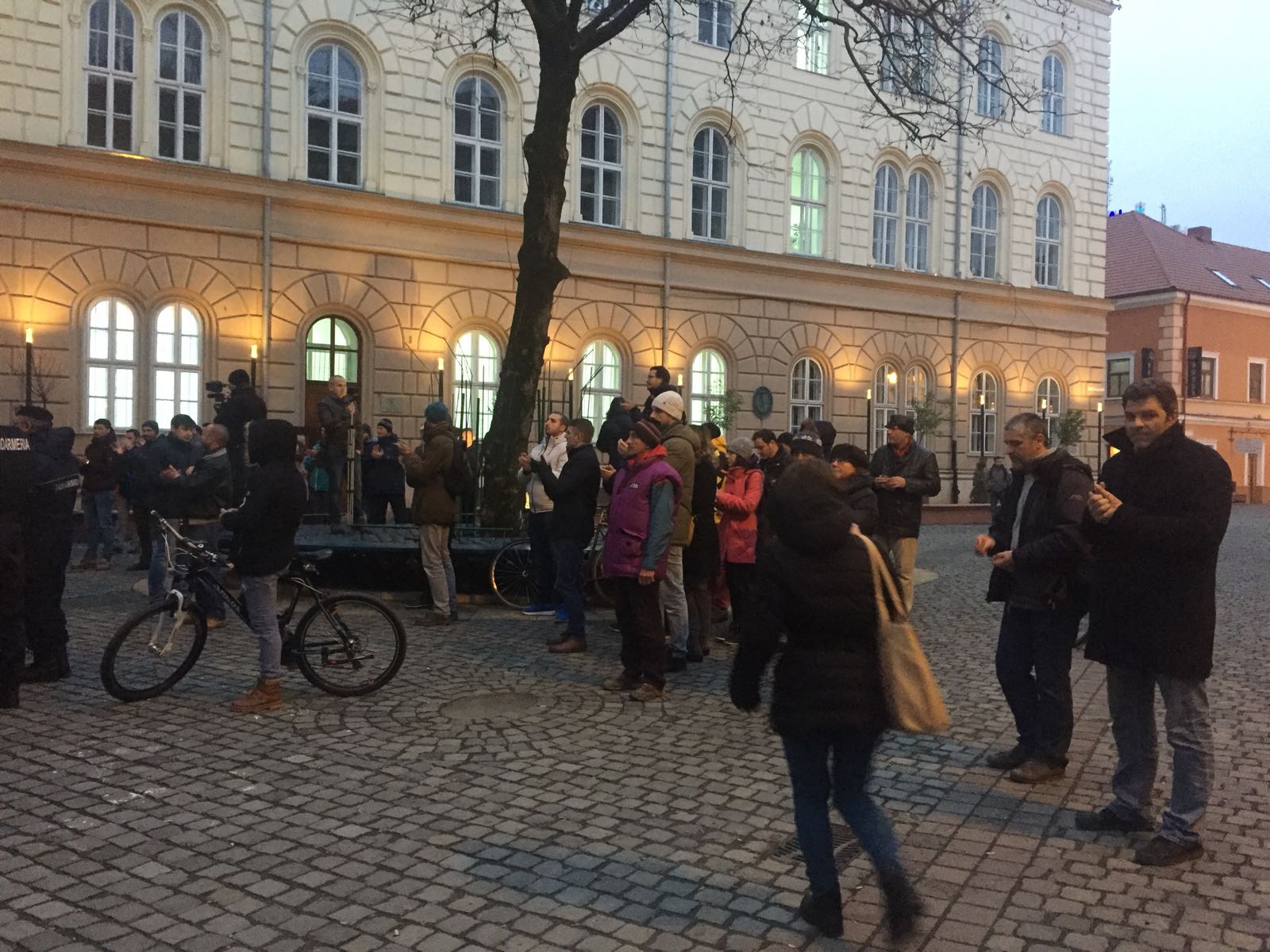 FOTO/VIDEO| Sute de magistrați au protestat în orașe din țară, nemulțumiți de modificările la legile justiției