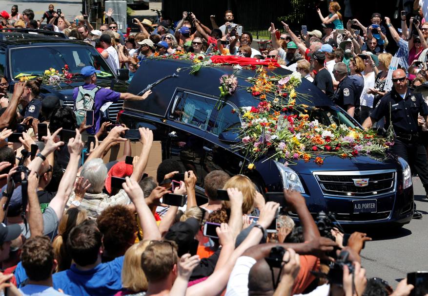 Funeraliile lui Muhammad Ali! 50 de fotografii care îți vor tăia respirația. Ultimul drum al ”celui mai mare”! GALERIE FOTO
