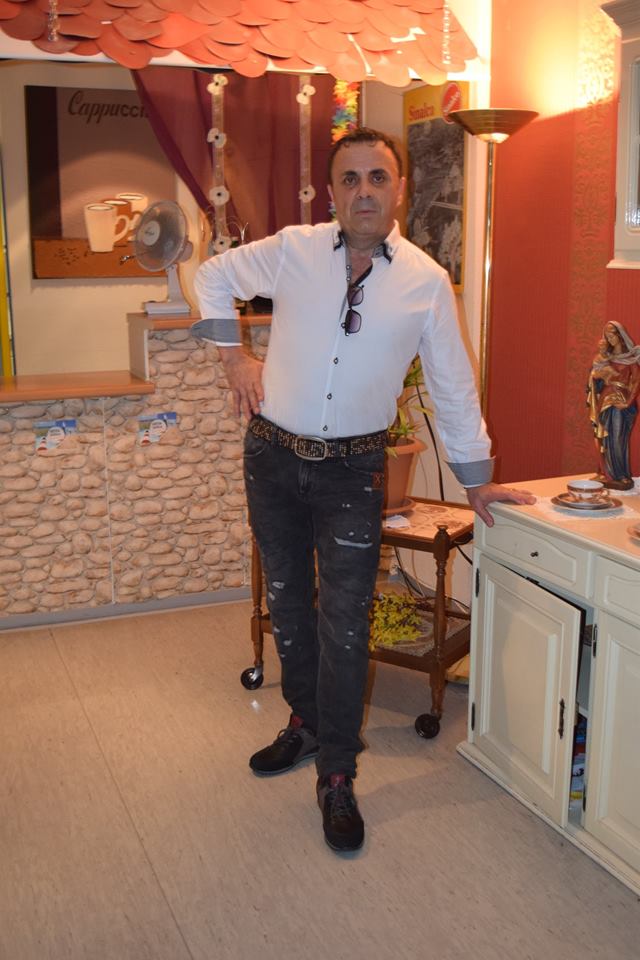 Face artă-n mămăligă! Lorinel Chiriac, un român stabilit în Germania, sculptează opere de artă în mălai fiert. Madame Pogany merge cu fasole bătută, iar Statuia Libertății, cu pește prăjit!