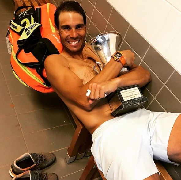 INSTASTORY / Regal cu Rafael Nadal!