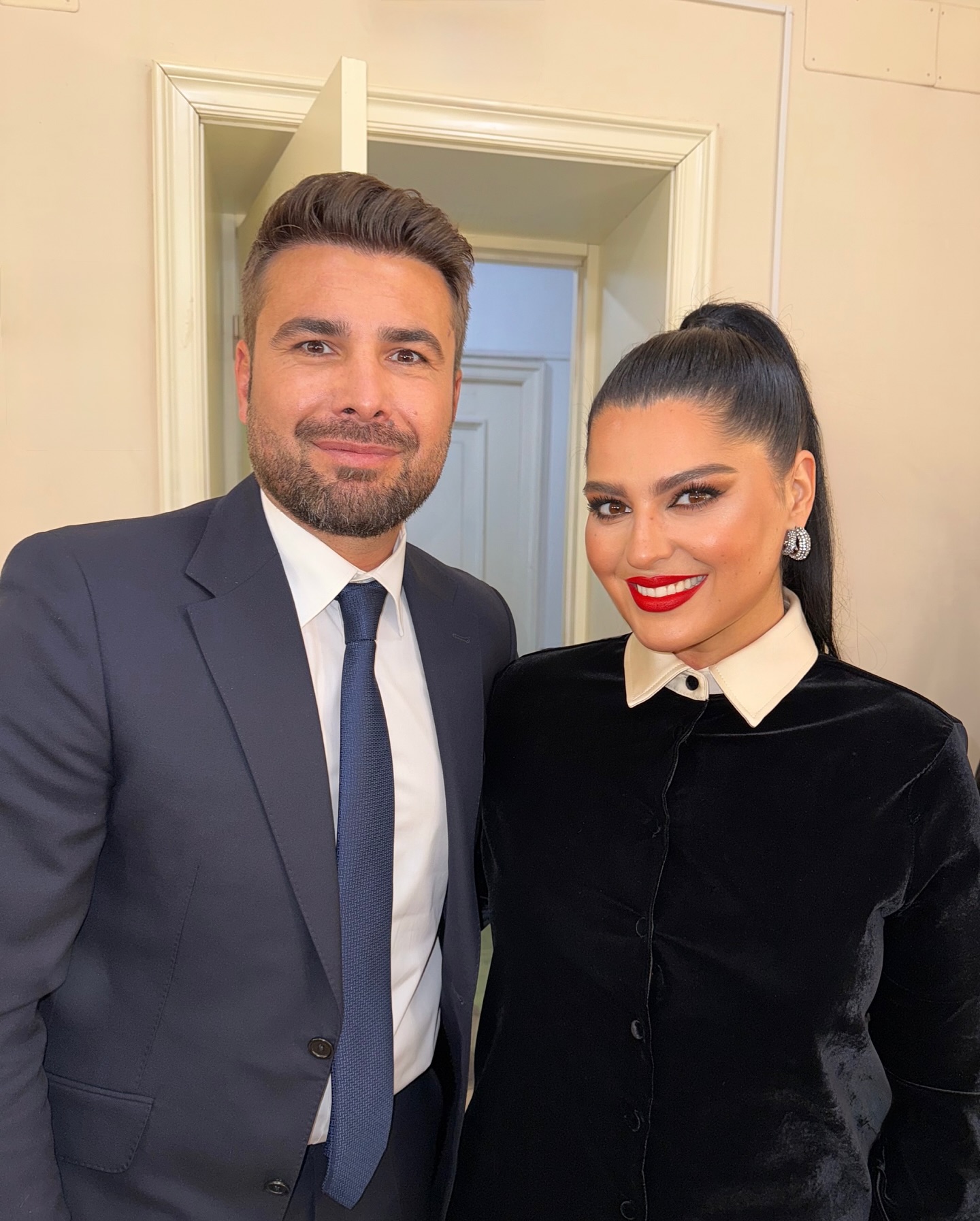 Cine sunt vedetele care apar în „La bine și la roast”, care se filmează la Opera Națională din București. Imagini din culisele noului show de la Pro TV