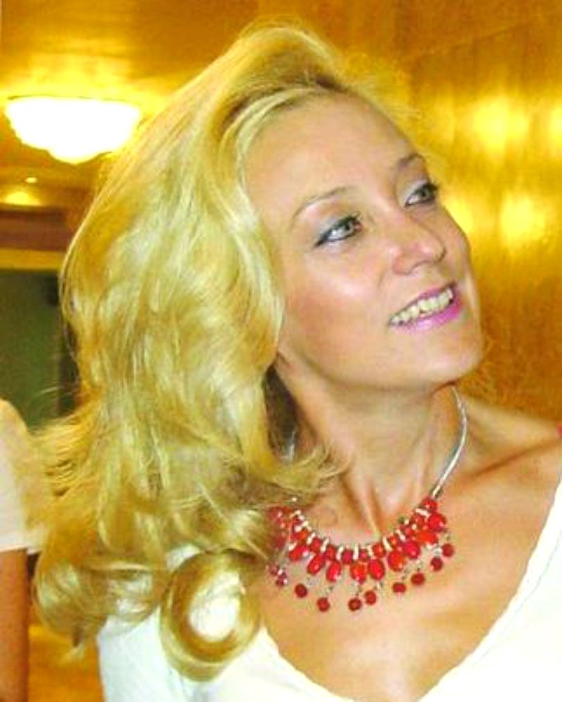 Cum mai arată prima soție a lui Cătălin Crișan. Lucia e femeia care i-a dăruit doi copii | FOTO & VIDEO