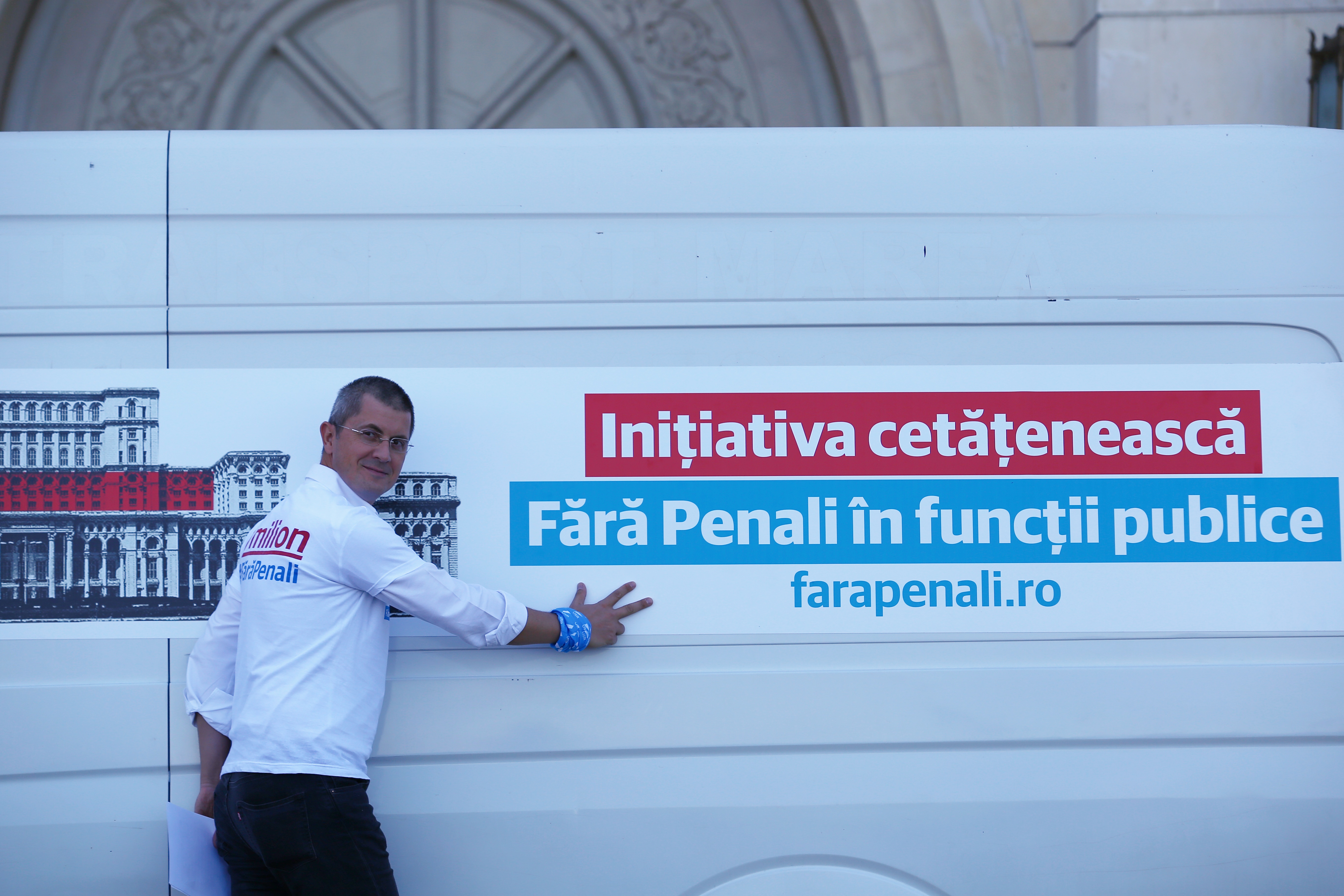 "Fără penali în funcții publice" a ajuns în Parlament. Ce șanse sunt ca românii să iasă din nou la vot