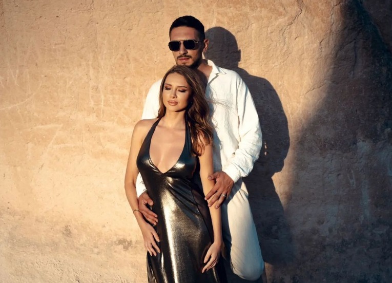 Otilia Bilionera s-a căsătorit cu iubitul turc după un an de relație. Imagini de la nuntă cu cântăreața și Bekir Ali