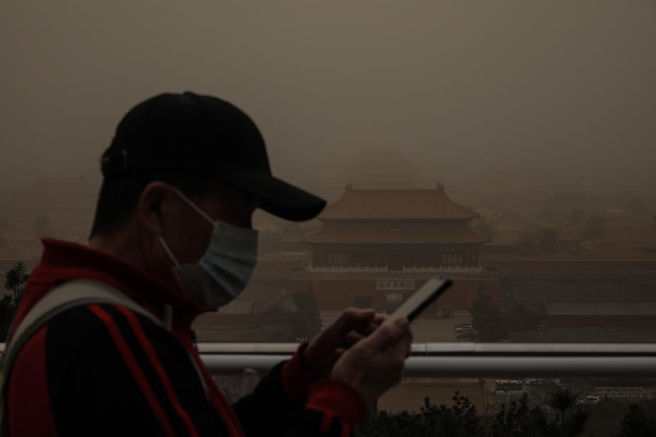 Imagini apocaliptice din Beijing, lovit de cea mai puternică furtună de nisip din ultimul deceniu. „Parcă a venit sfârșitul lumii”
