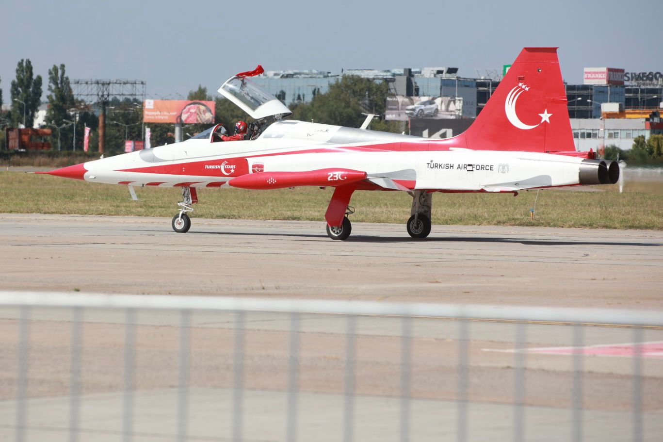 BIAS 2026. Frecce Tricolori și Turkish Stars au făcut senzație sâmbătă la Aeroportul Băneasa. Programul celui mai mare show aerian din România