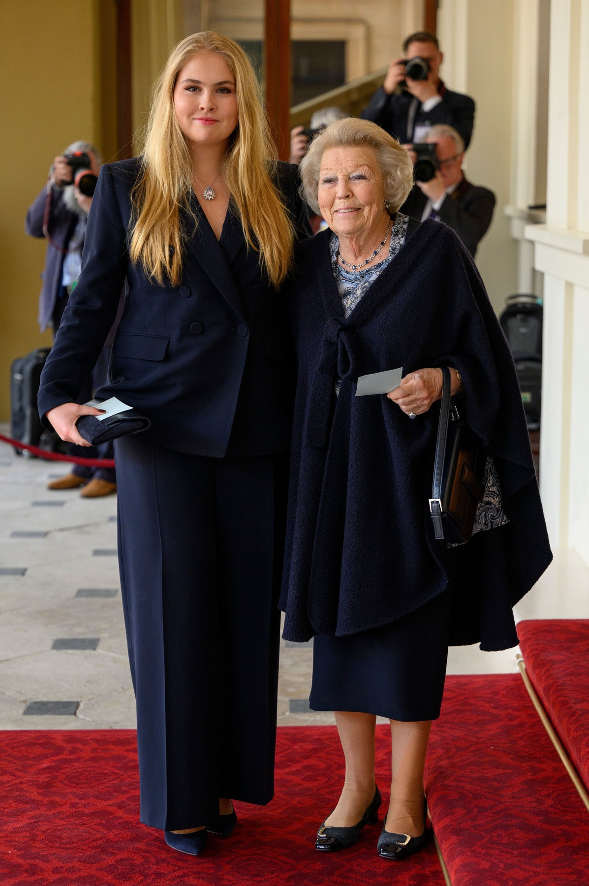 Charles și Camilla, încoronați rege și regină ai Marii Britanii. Ceremoniile s-au încheiat cu salutul de la balconul Palatului Buckingham