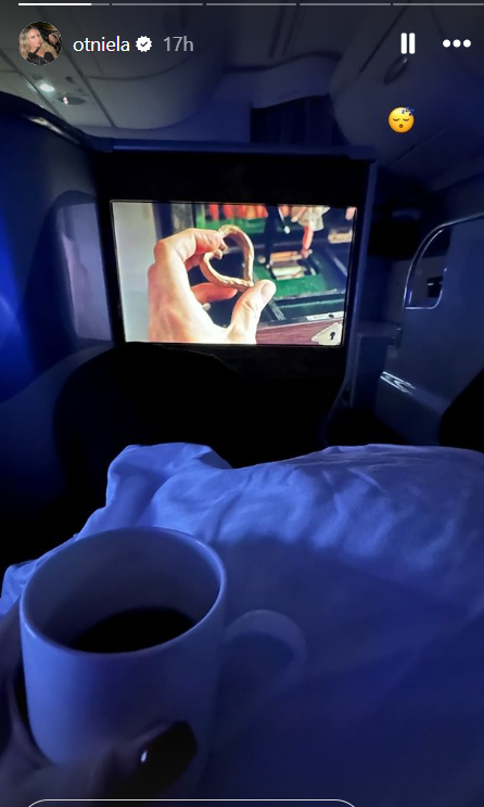Sebastian Dobrincu și Otniela Sandu, prima escapadă romantică în 2025. Au zburat la business class și au publicat imagini din avionul de lux
