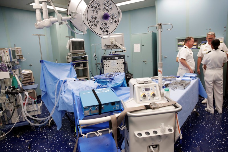 În plină "explozie" de coronavirus în SUA, Donald Trump a anunţat că trimite un "spital plutitor" la New York. Cum arată nava
