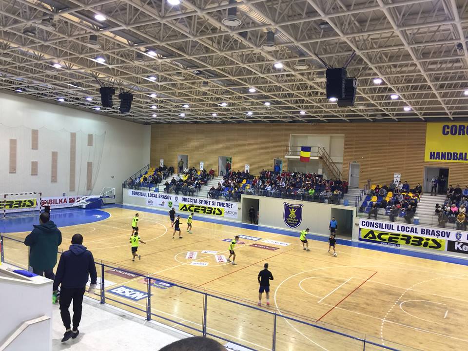 ”Neața și prietenii” a câștigat turneul de fotbal în sală de la Brașov. Băieții de la ”La sculărie” au pierdut finala mică / GALERIE FOTO