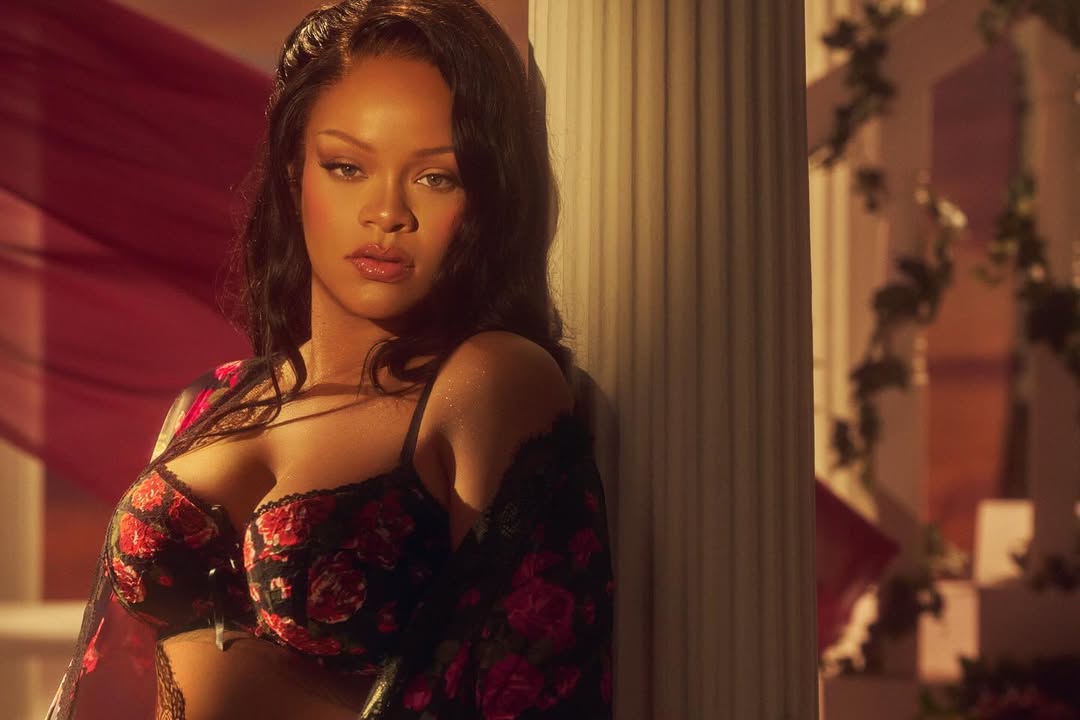 Cum arată Rihanna în lenjerie intimă, după ce a devenit mama a trei copii. Imaginile cu celebra artistă